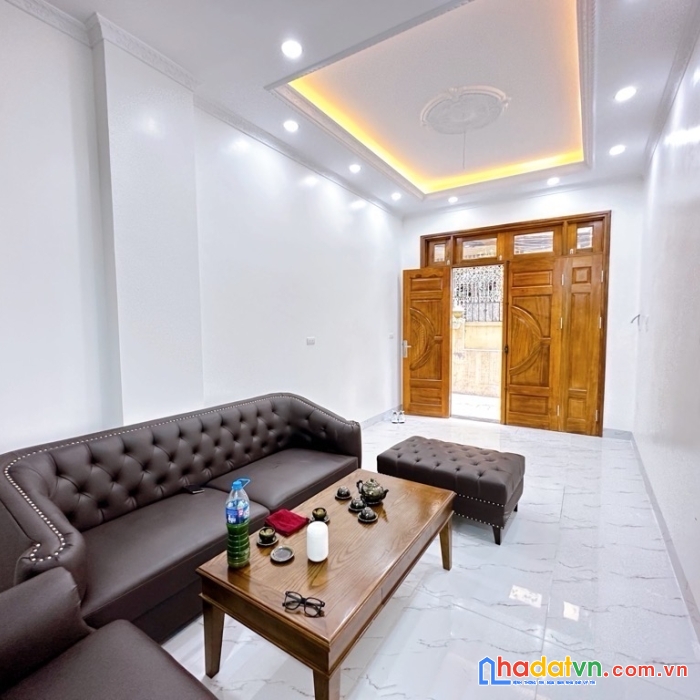 Hiếm- phố tứ liên – ngõ 28- 5 tầng xây mới tinh- 6pn-2 mặt thoáng- sổ vuông đẹp- 5.75 tỷ 