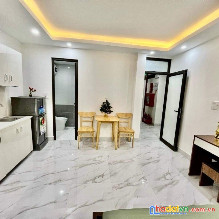 Tòa nhà chdv, ccmn tại phố trần khát chân 14 phòng khép kín, doanh thu 800tr/năm