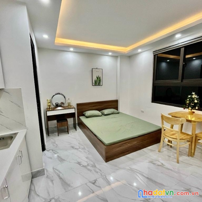 Tòa nhà chdv, ccmn tại phố trần khát chân 14 phòng khép kín, doanh thu 800tr/năm