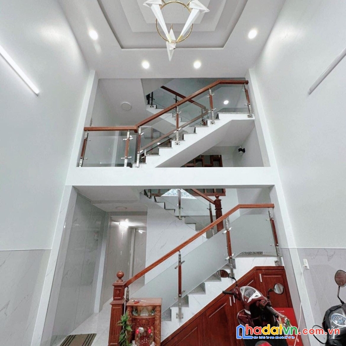 Nhà mới shr 41m2-4tang ngay chợ tân trụ tân bình - hẻm 3 gác

