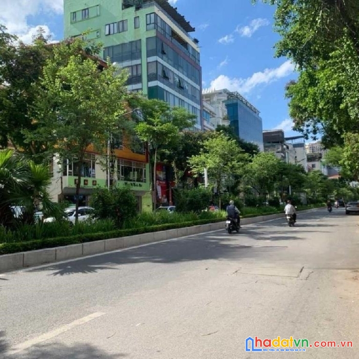 Tây hồ-lạc long quân-gần sát mặt phố-cạnh lotte mall- nhà mới 5 tầng- mặt tiền 6m-5.45 tỷ