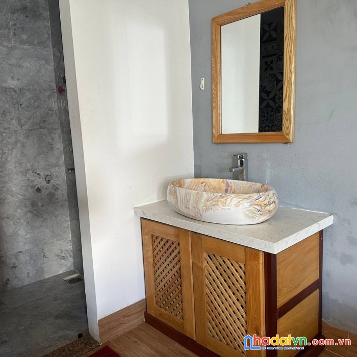 Bán toà nhà 6 tầng thang máy 11 phòng 35tr/tháng ngô quang huy sơn trà đà nẵng-hơn 11 tỷ.
