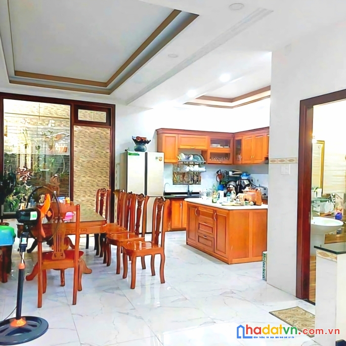 Bán nhà 3 tầng 300m2 - 2 mặt tiền hxh huỳnh tấn phát quận 7