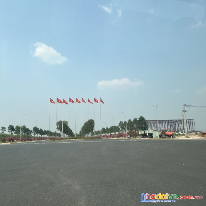 Đất ngộp dt 5x65 gần thị xã đất chơn thành, sổ sẵn