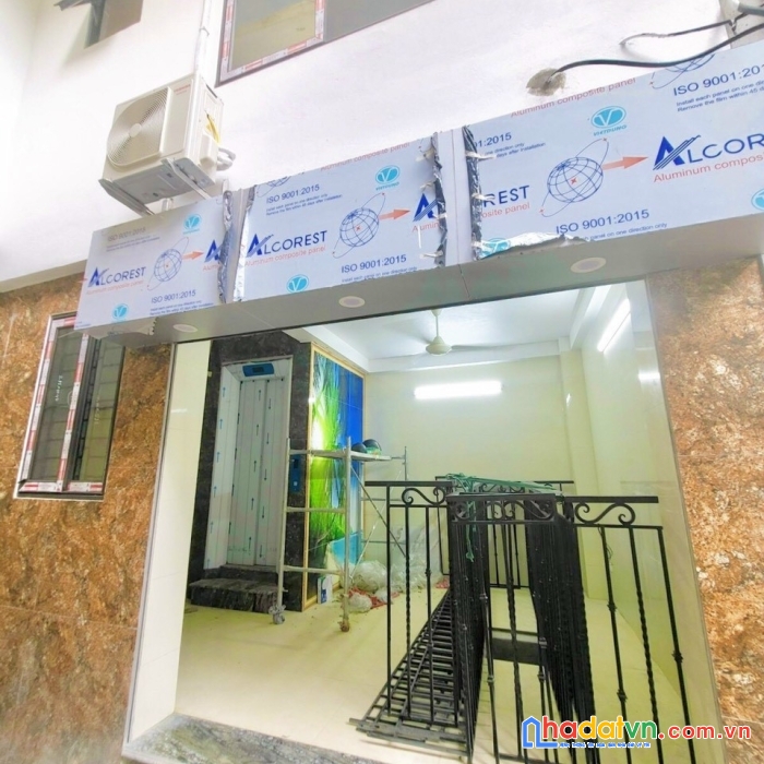 Ngõ 89 lạc long quân - ô tô đỗ cửa - thang máy - nhà đẹp mặt tiền rộng-4.7 tỷ 