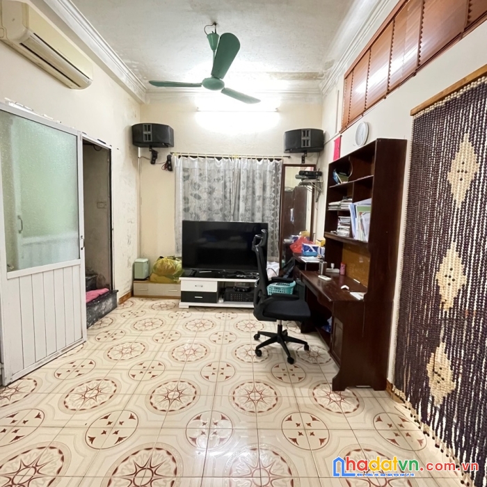 Hiếm- tây hồ- hoàng hoa thám- nhà đẹp 40m x 3 tầng- ngõ thông đội cấn- 3.6 tỷ 