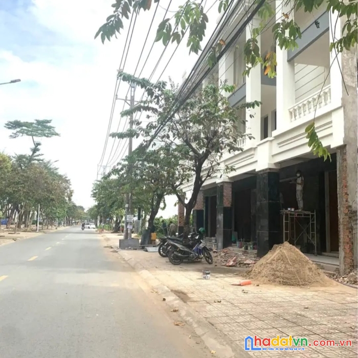 Nhà mặt tiền cổng sau pouchen -thích hợp ở kinh doanh -giá 