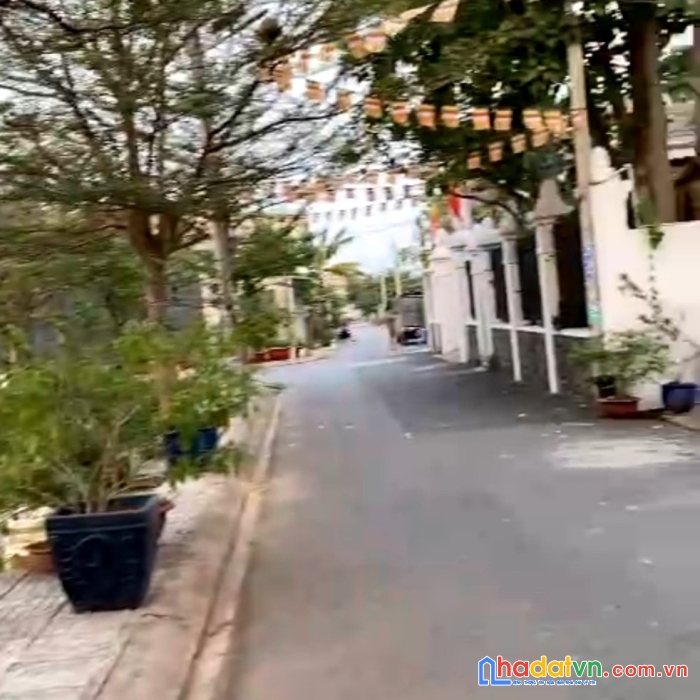 Bán đất đức hòa mỹ hạnh nam khu dân cư diện tích 90m2 giá 1 tỷ 100 sổ hồng riêng