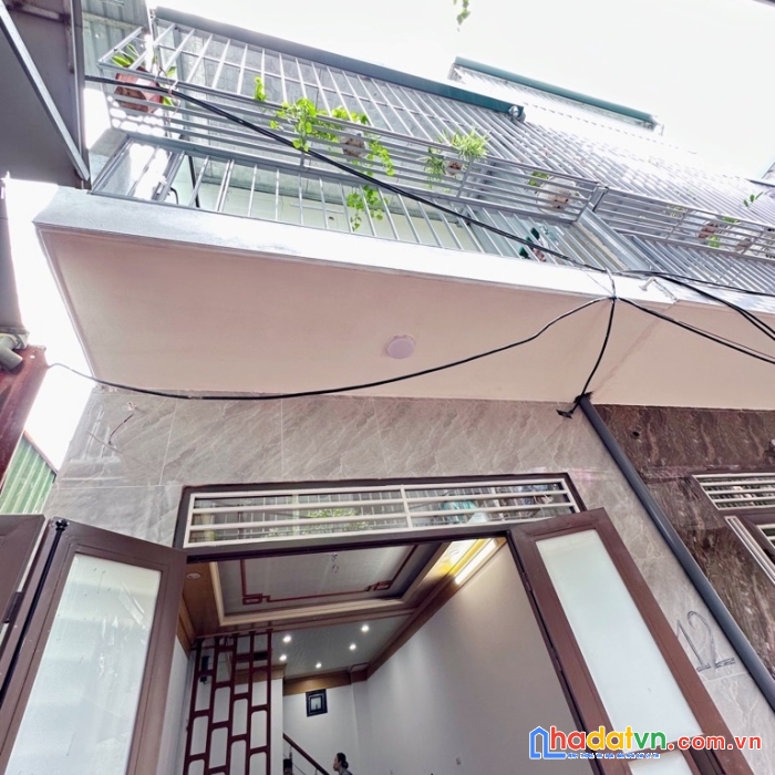 Hiếm - tây hồ- nhà 3 tầng tinh- nội thất xịn- ngõ ô tô- kinh doanh- 2.15 tỷ