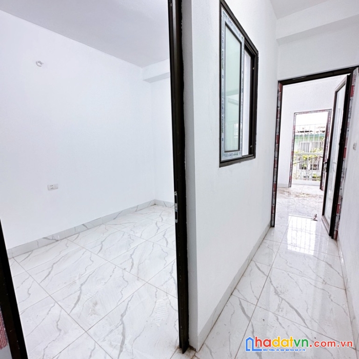 Hiếm - tây hồ- nhà 3 tầng tinh- nội thất xịn- ngõ ô tô- kinh doanh- 2.15 tỷ
