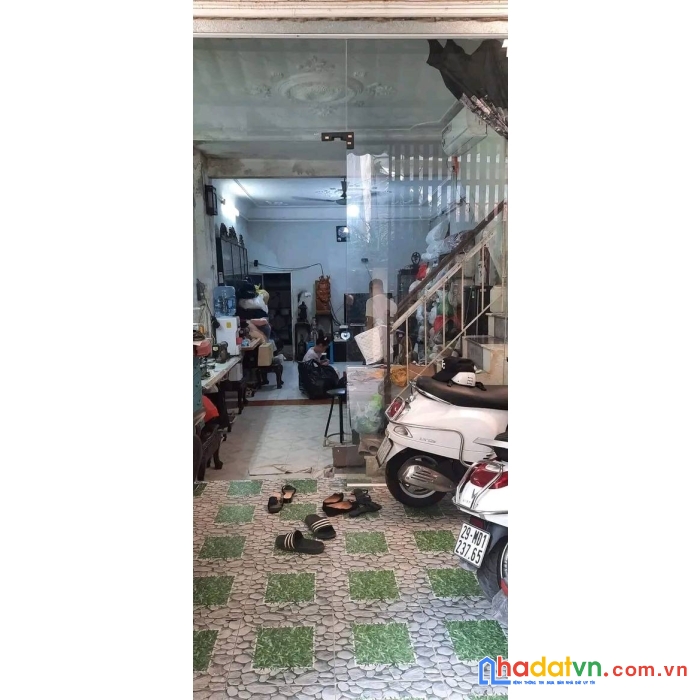 Hiếm- đầu tư- đội cấn- mặt ngõ  thông- 51m sổ đỏ- mặt tiền 4.55m - 5 tỷ 