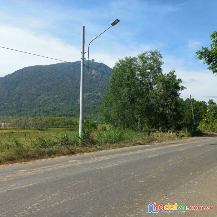 Bán đất tây ninh siêu đẹp gần núi bà đen, 200m2 thổ cư