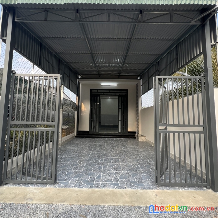 Bán nhà tây ninh đẹp mới xây, ô tô đỗ cửa, dọn vào ở ngay