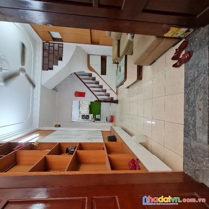 Ngõ 269 lạc long quân- 40m sổ đỏ vuông đẹp- thêm 28m sân để xe- 4.3 tỷ 