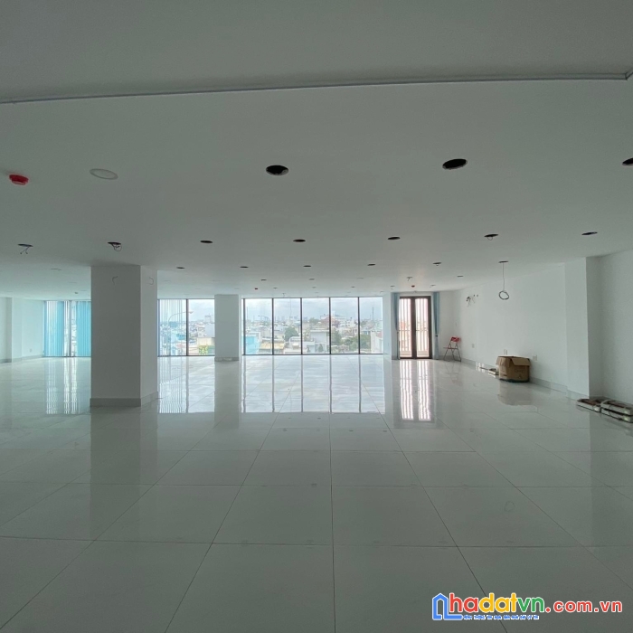 Cho thuê tòa nhà mặt tiền hà huy giáp