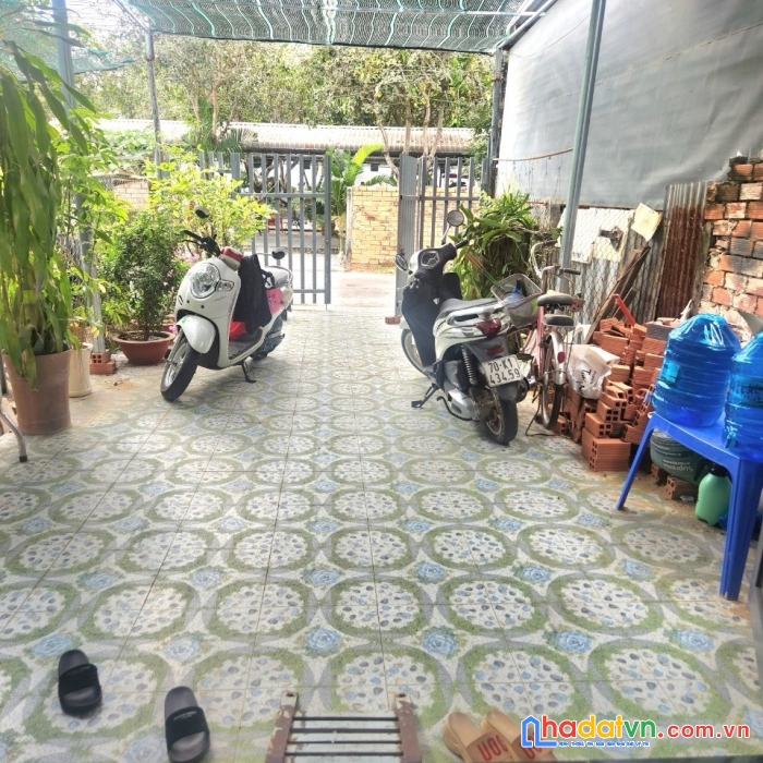 Bán nhà vuông vứt tây ninh, khu trung tâm đắc địa, mặt tiền rộng