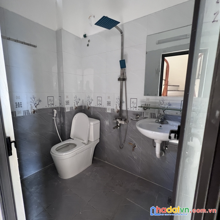 Chỉ 2,08tỷ có ngay hộ khẩu hà nội. nhà lô góc 3 tầng 40m2. cách kđt đô nghĩa 3km