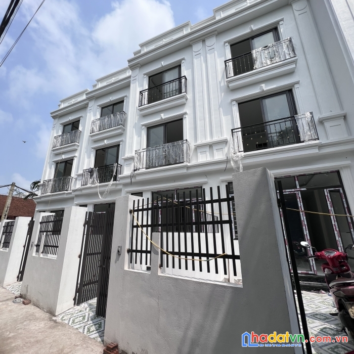 Còn duy nhất căn 3 tầng, 40m2-4pn, ôtô tới cửa, giá chỉ 2.4 tỷ cách bx yên nghĩa 5km.