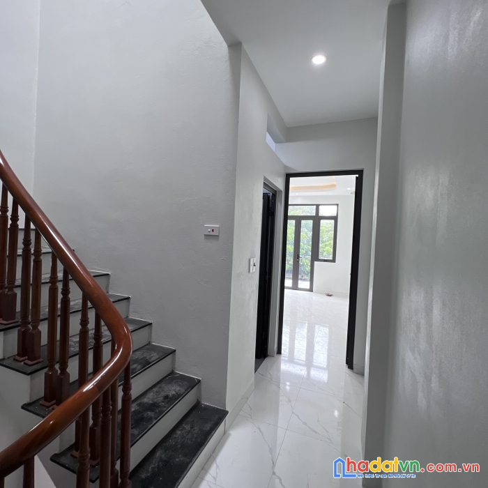 Còn duy nhất căn 3 tầng, 40m2-4pn, ôtô tới cửa, giá chỉ 2.4 tỷ cách bx yên nghĩa 5km.