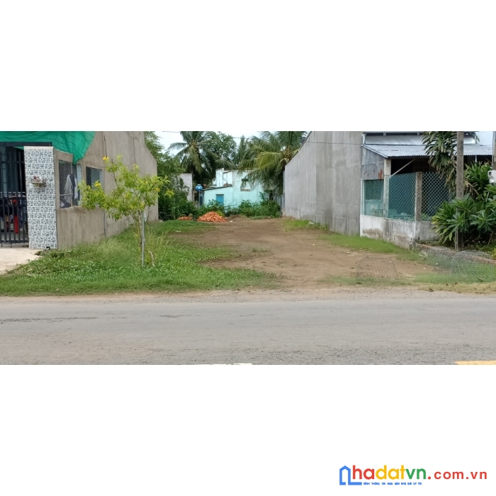 Hụt tiền nên bán gấp nền đất nằm gần chợ phú lạc, phong phú, bình chánh, sổ riêng , giá 1 tỷ 450