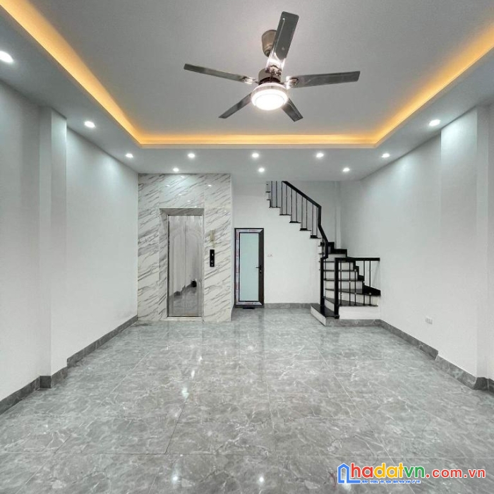 Tây hồ- phố tứ liên- ô tô tránh-6 tầng thang máy- kinh doanh