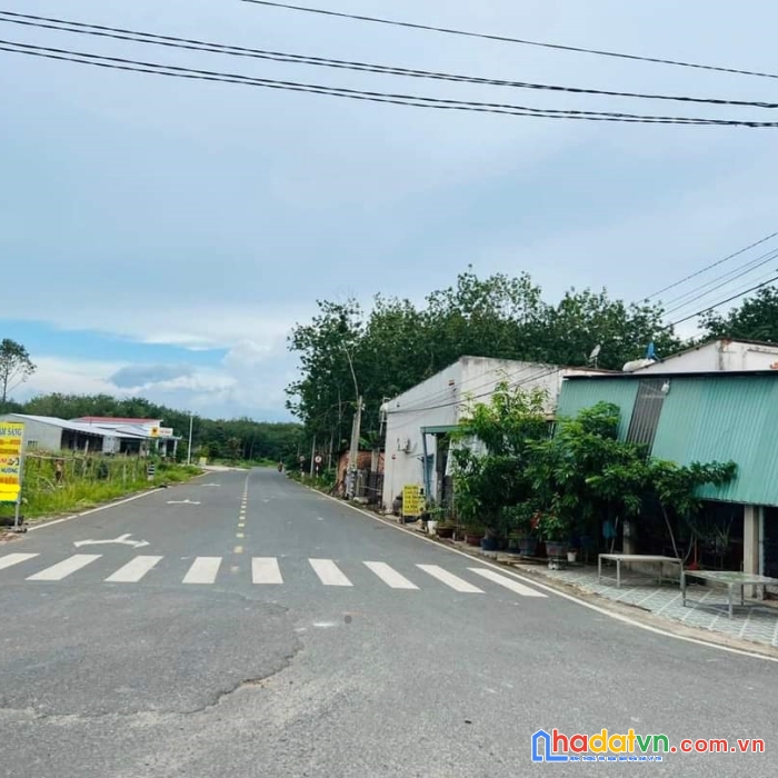  cần bán 6m mặt tiền đường ngay tx chơn thành giá rẻ