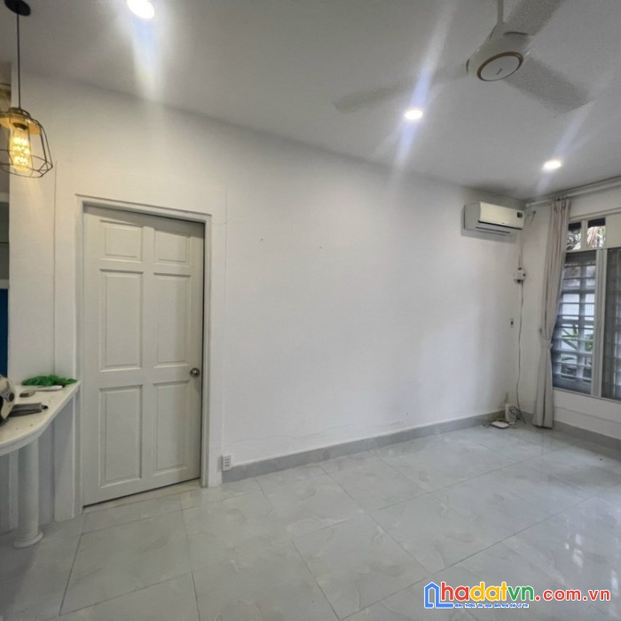 Bán villa mini mặt tiền đường số 6,thảo điền- quận 2, dt: 10x11. giá: 19 tỷ
