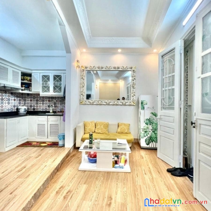 Bán nhà phố minh khai, hai bà trưng 30m, 5 tầng. giá: 4.45 tỷ