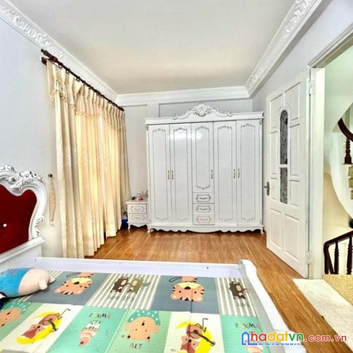 Bán nhà phố minh khai, hai bà trưng 30m, 5 tầng. giá: 4.45 tỷ