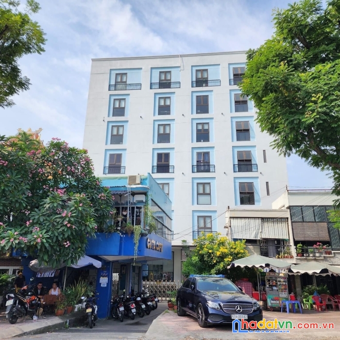 Bán nhà phố mặt tiền đường hoàng sa- quận 1. dt: 21x17 . giá 104 tỷ