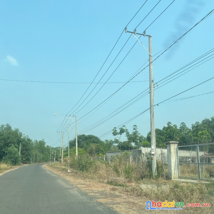 Chủ ngộp bank cần bán lô đất xây trọ ngay p minh thành tx chơn thành