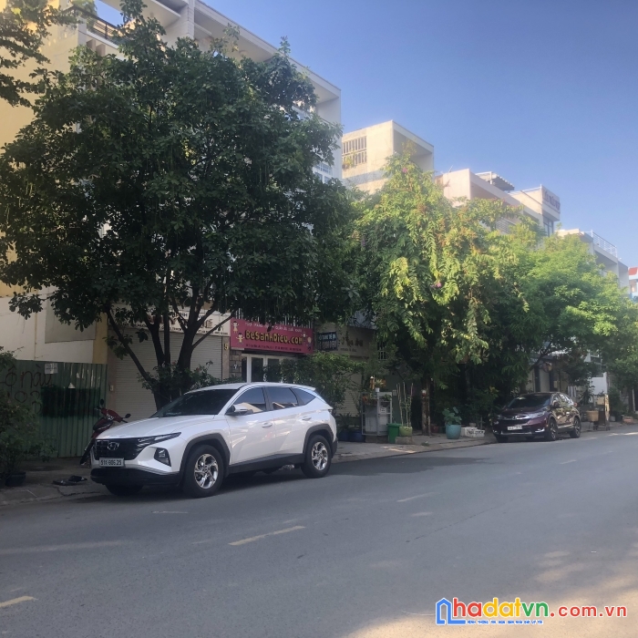 Bán lô đất mặt tiền đường lớn, p. thảo điền quận 2. ( 5,5x 21) giá: 24 tỷ