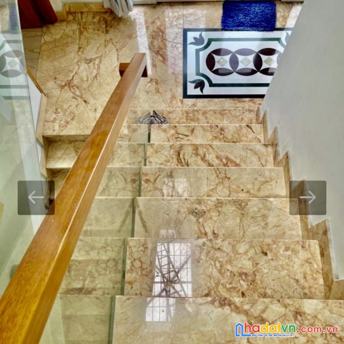  lô góc 2 mặt tiền trải nhựa, đường bàn cờ, có thang máy tiện