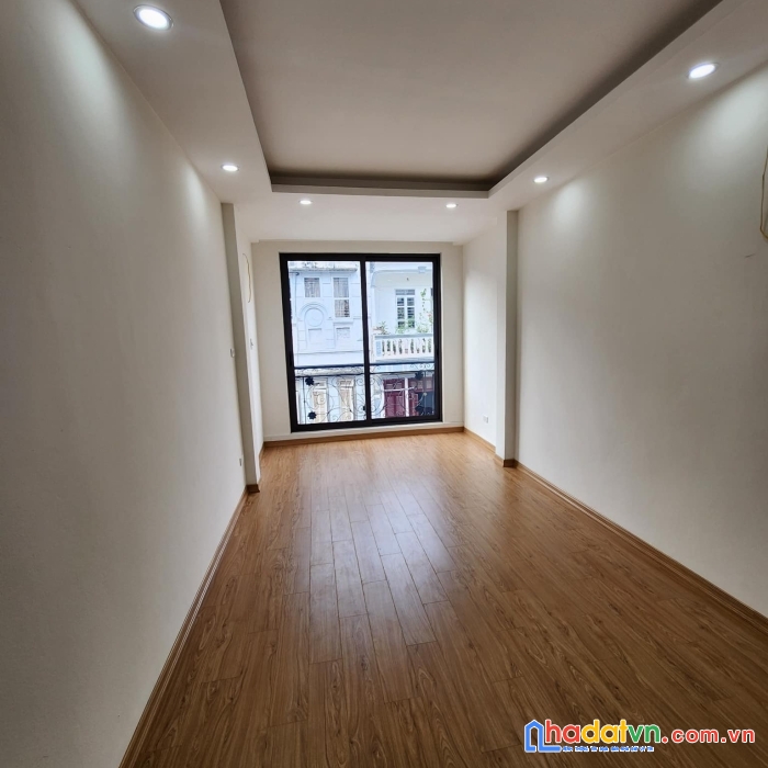 Bán nhà phố tân mai, hoàng mai 36m, 5 tầng. giá: 8 tỷ
