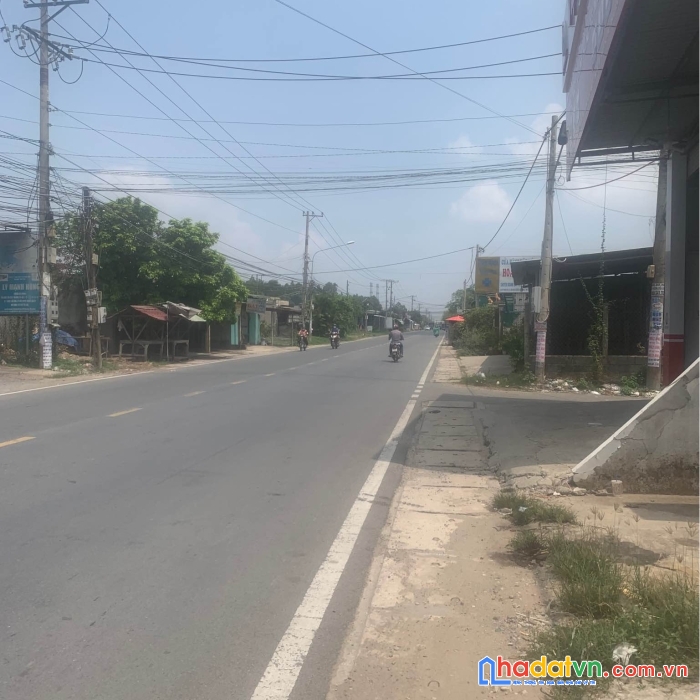 Cần thanh lý ngay lô đất hướng tây ở kcn tân đức, long an. giá bao mềm 

