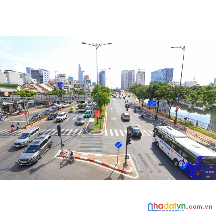 Bán căn nhà góc 2 mặt tiền đường võ văn kiệt- quận 6.