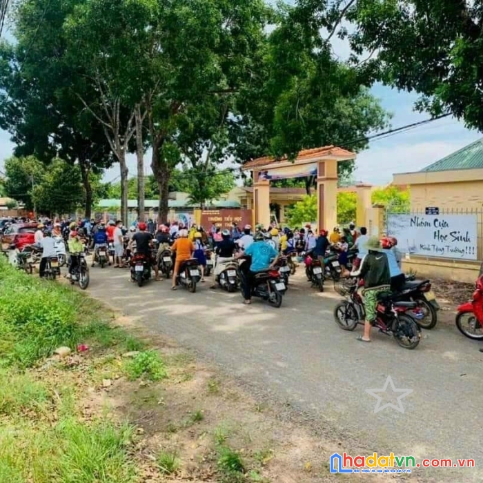 
đất vành đai khu công nghiệp becamex chơn thành giá rẻ. đất thổ cư, sổ sẵn, chỉ 250tr 
