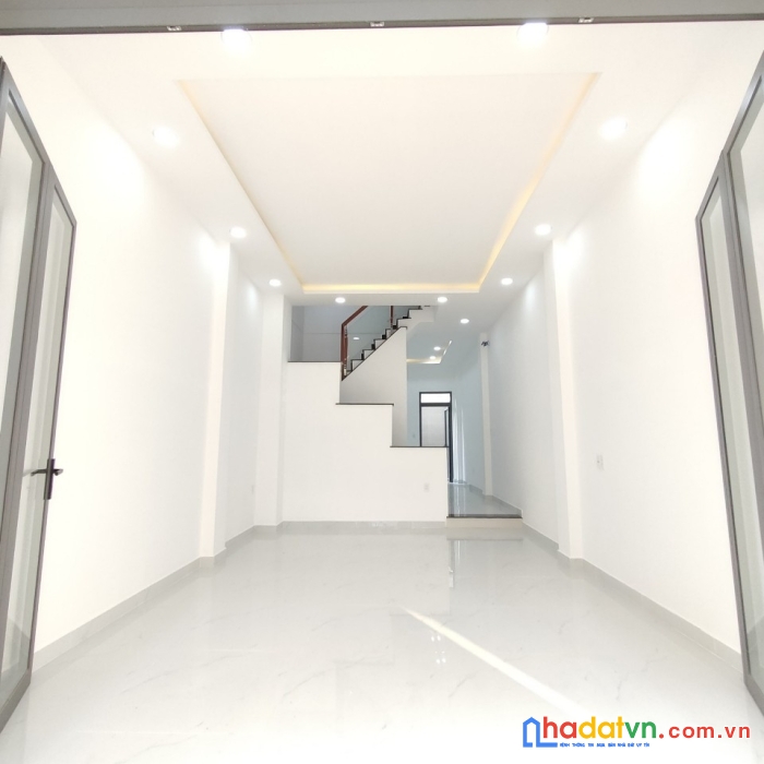 Khách ngộp ngân hàng cần ra gấp nhà gần kdl đầm sen q11 nhà mới 4 tầng