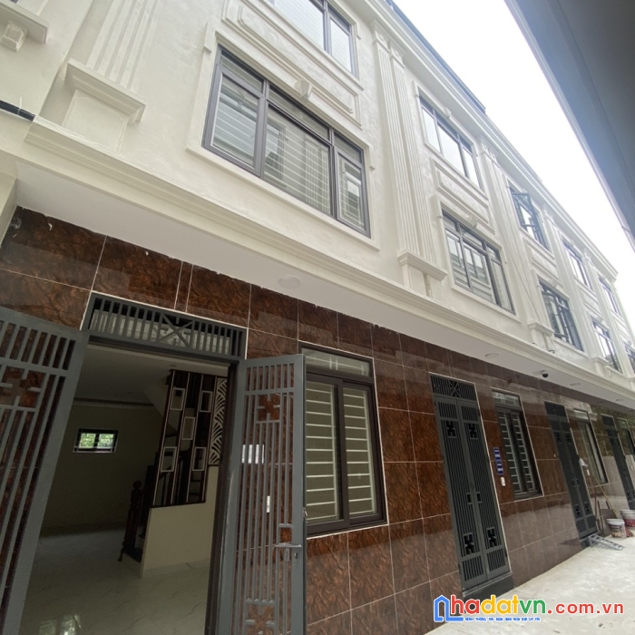 Rẻ số 1 đại thành. nhà 40m (3 tầng*3pn) ô tô qua cổng  giá chỉ 2.399 tỷ, về ở luôn.