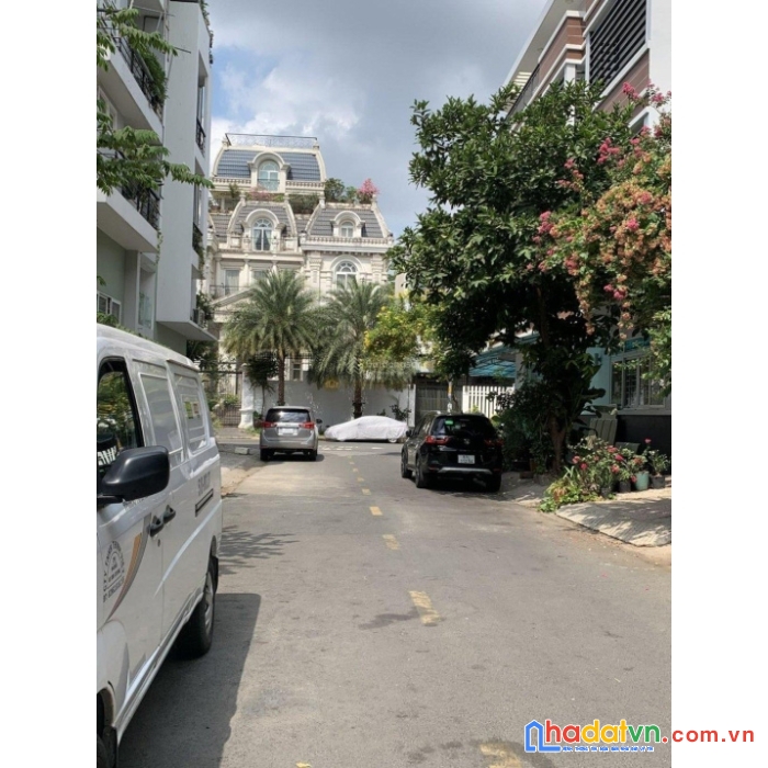 Bán gấp căn đường số 25 trần não. dt: 4.1 x18 . giá: 10,5 tỷ