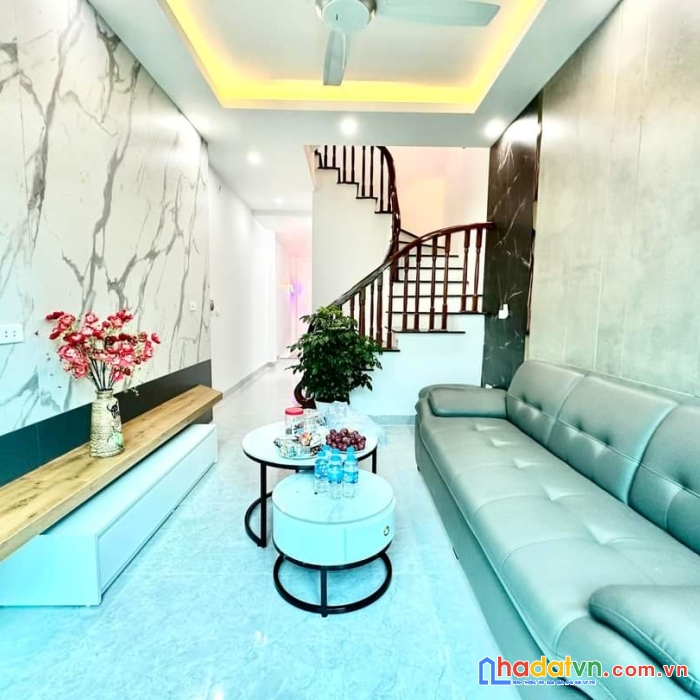 Bán nhà mặt chợ bia bà la khê hđ, dt 35m, 5tầng mặt tiền 3,2m giá 7.9tỷ tl