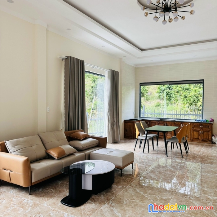 Bán 900m2 đất mê linh - lâm hà, sổ riêng xây dựng, thổ cư, có nhà 2pn