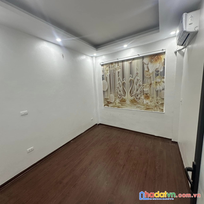 Cần bán gấp nhà 5 tầng,đg to 8m, dưới đê yên nghĩa, đường lớn đông la đại thành