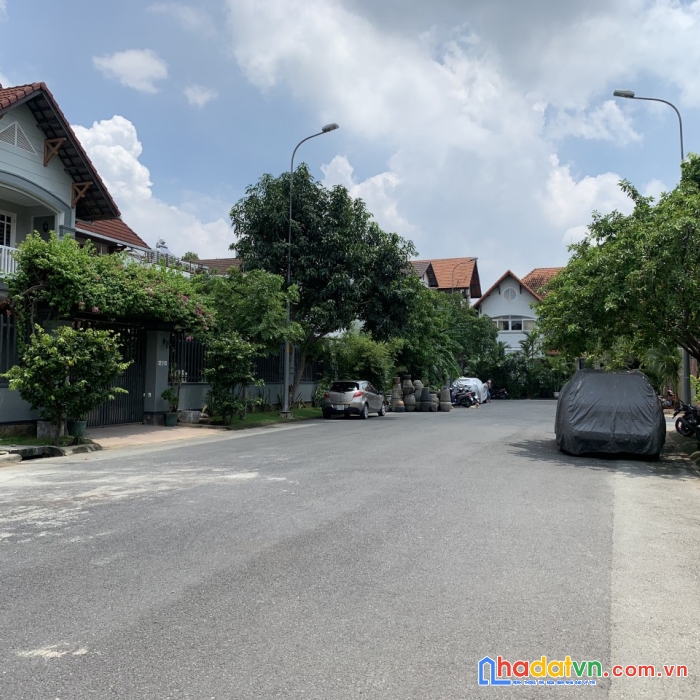 Bán căn nhà mt đường số 16, phía sau tòa nhà the vista. dt: 5 x21. giá: 17,5 tỷ
