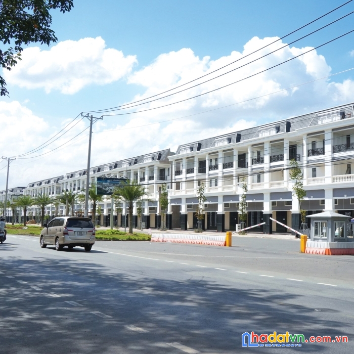 Bán shophouse 1 trệt 1 lửng 2 lầu mặt tiền dt 769 sân bay long thành