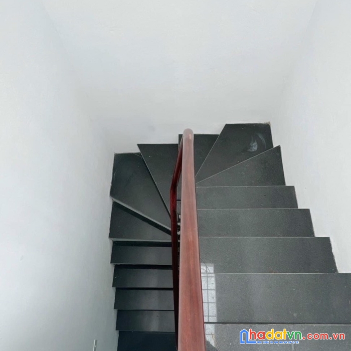 Nhà trung tâm đại thành 3t (42m), ô tô tới cửa, 5p ra kđt đô nghĩa . chỉ 2ty5