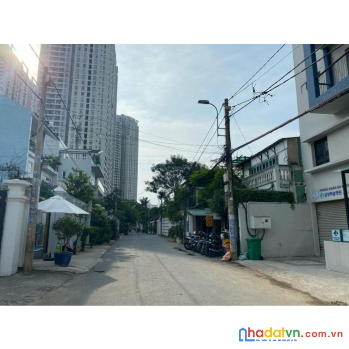 Bán gấp căn nhà khu làng báo chí- thảo điền. giá: 9, 2 tỷ