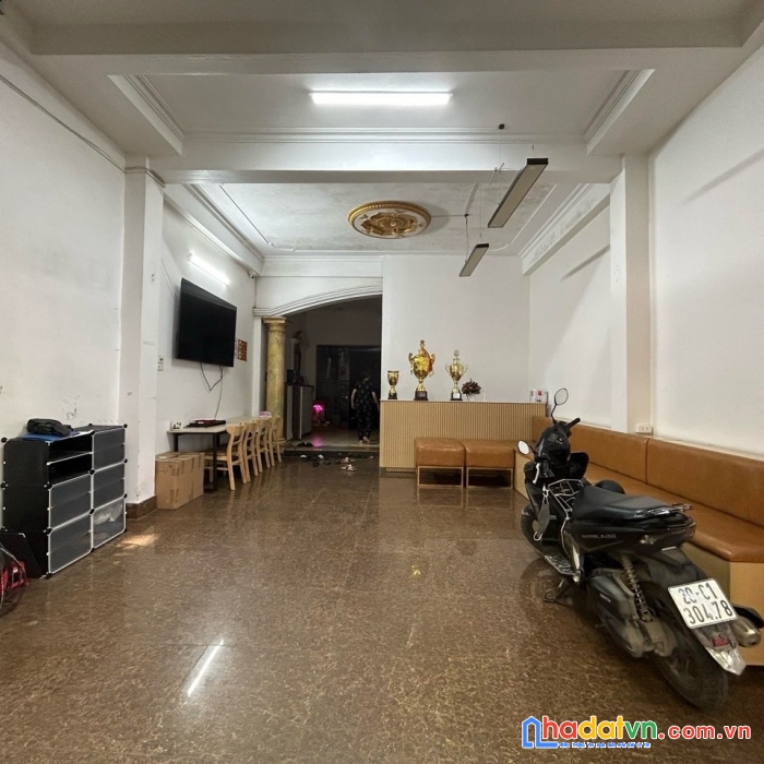 Cho thuê nhà mặt phố trung yên 10, cầu giấy, 90m x 4 tầng. giá: 35tr/ tháng