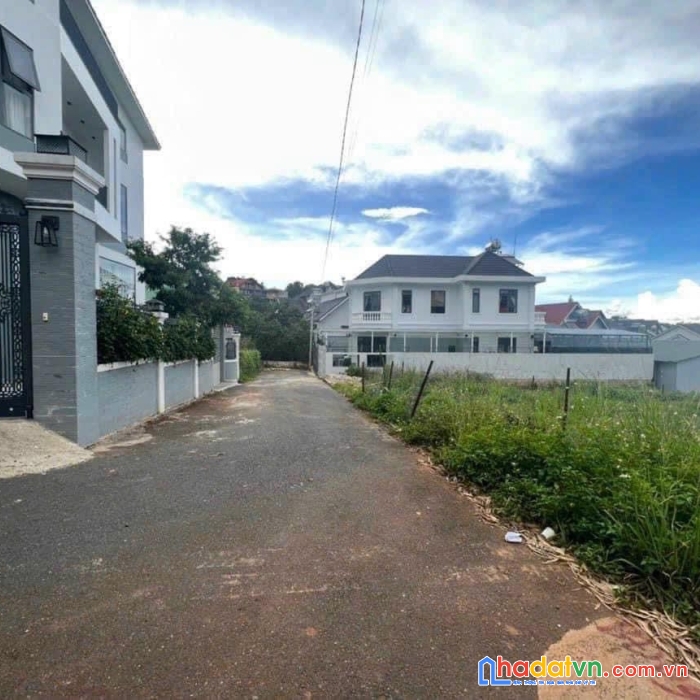 Bán 233m2 đất ở đô thị đà lạt, gần ngã 5 đại học, sổ riêng xây dựng