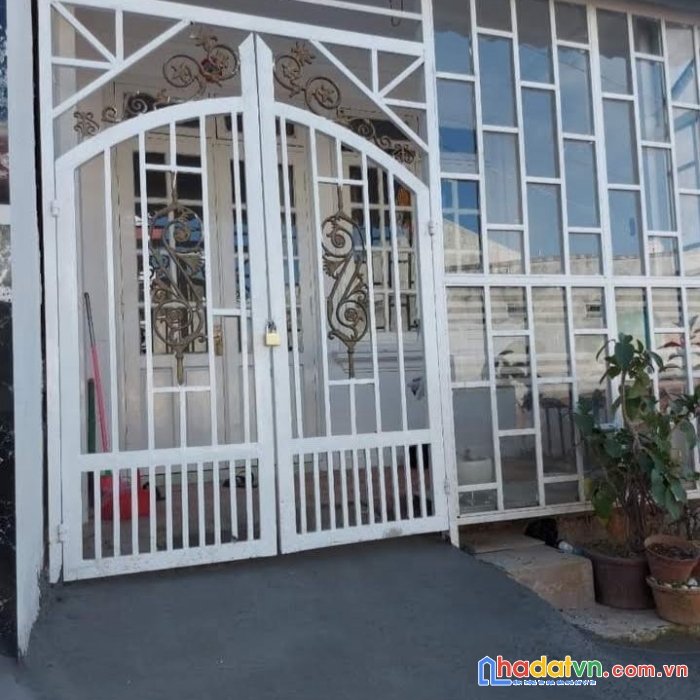 Bán nhà trung tâm đà lạt, nhà xây kiên cố. sổ xây dựng phân quyền